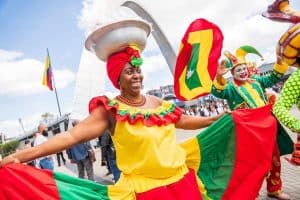 Cartagena se viste de fiesta para celebrar 493 años con música, cultura y encuentro en las calles