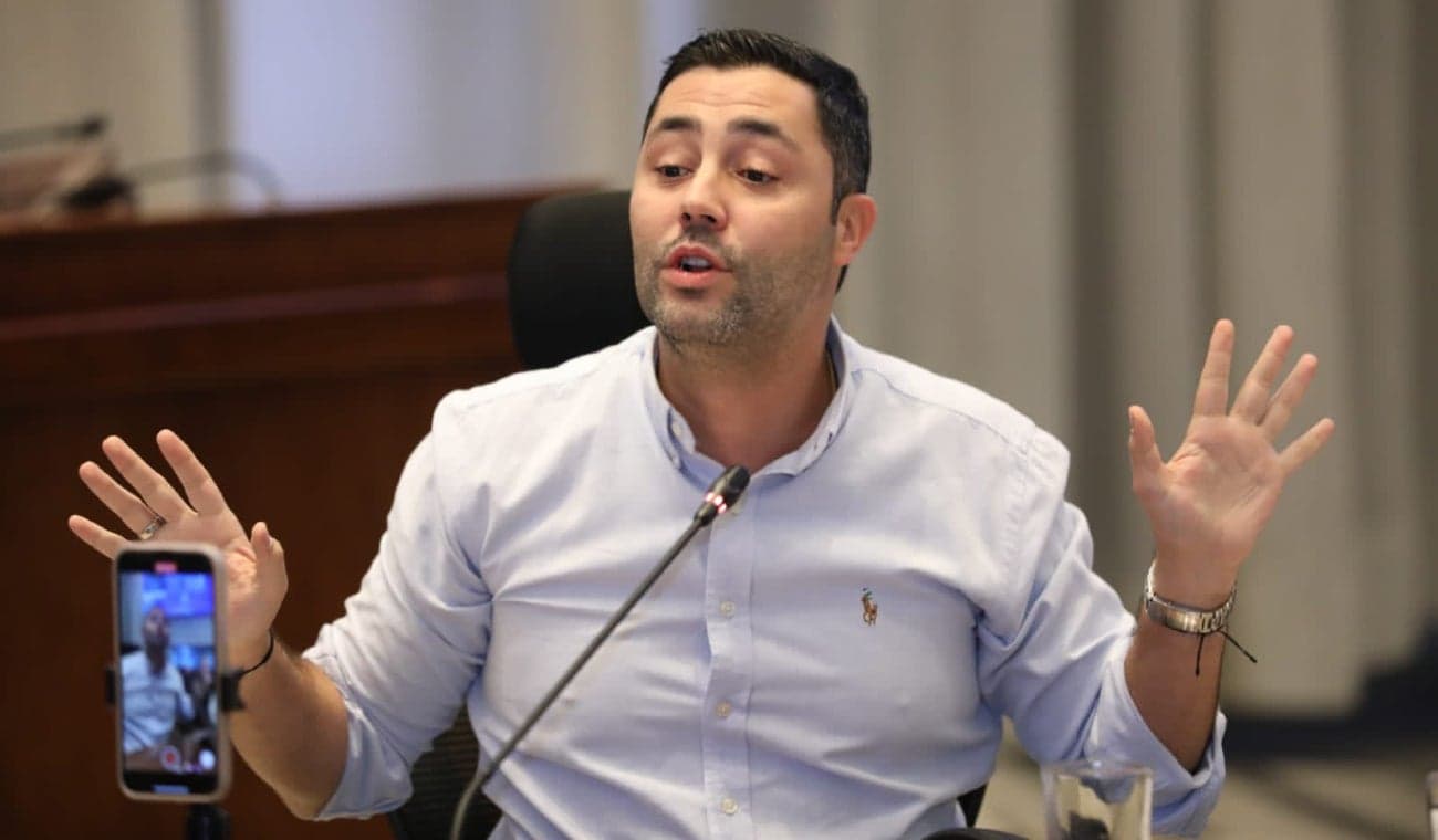 Uribismo se moviliza en Medellín para conseguir un millón de votos para De la Espriella