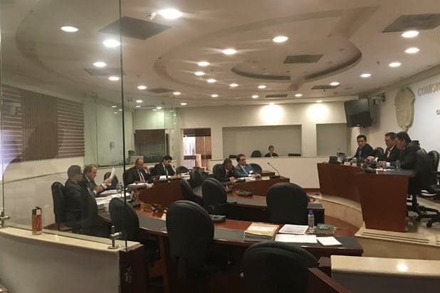 Comisión de Acusación abre investigación por supuestas chuzadas a De la Espriella y citará a Petro