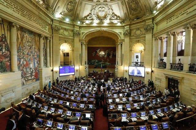 Orden de captura deja sin representación a Conservadores y Asvinreg en el Congreso