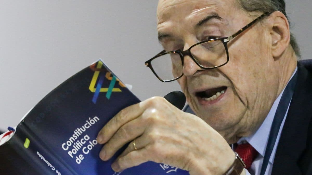 Álvaro Leyva irá a juicio por las resoluciones que hundieron la licitación de pasaportes