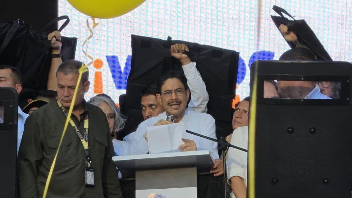 Iván Cepeda arremete contra Uribe y Paloma Valencia desde Pereira y denuncia "Proyecto Júpiter"