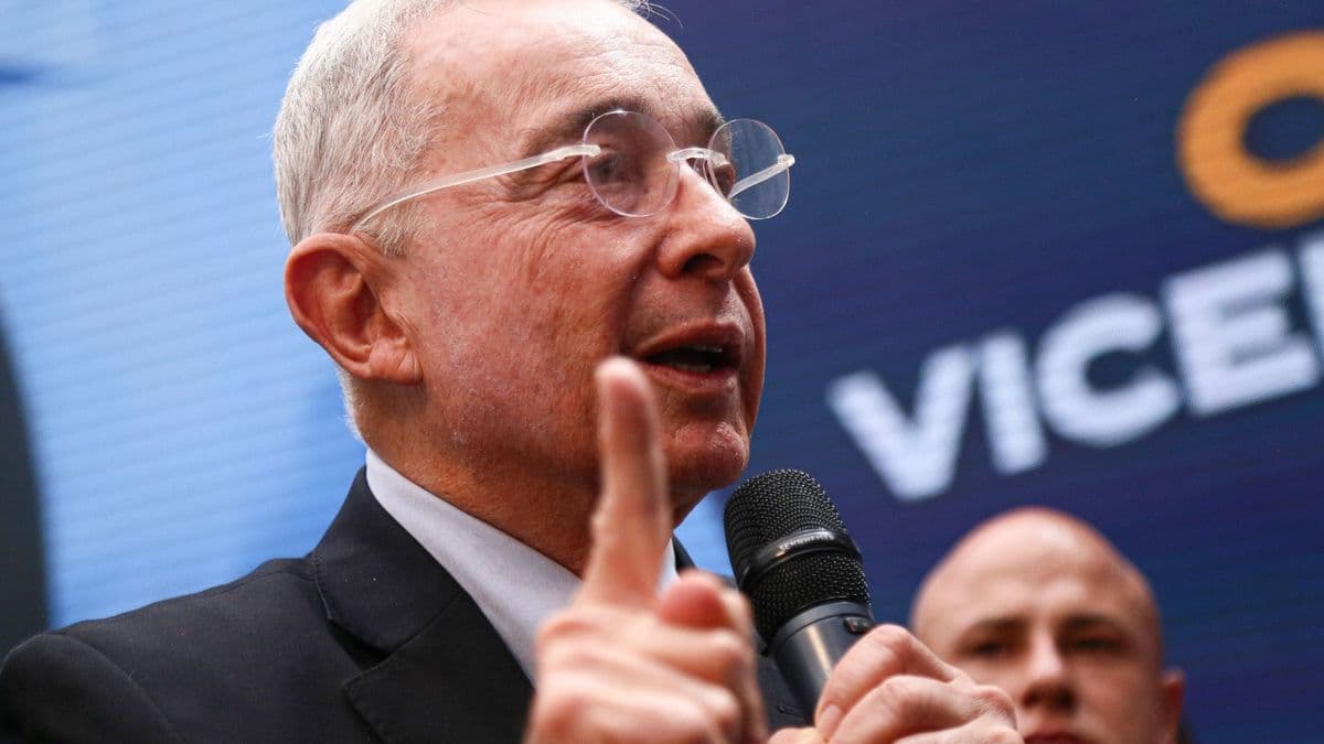Uribe ataca a Petro y Cepeda en Caldas: "Han dejado que el país se llene de bandidos"