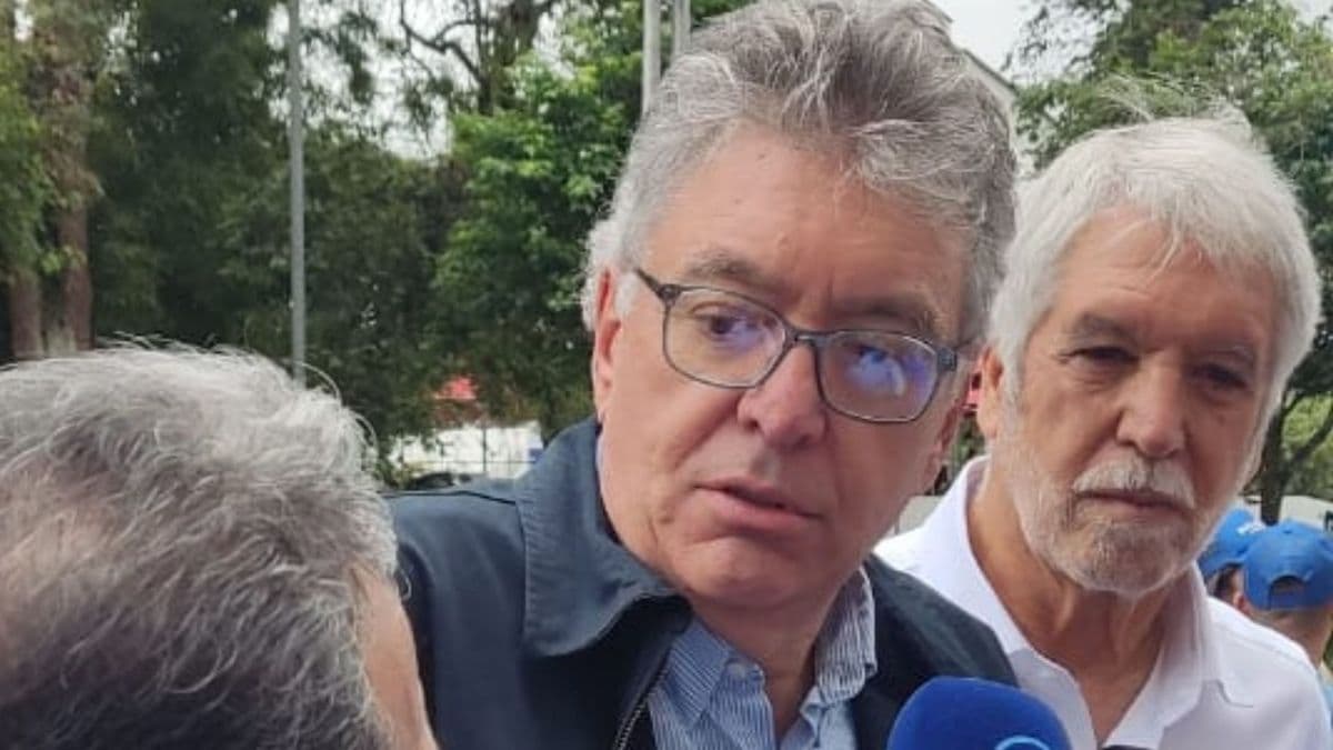 Exfuncionarios de la derecha arremeten contra De La Espriella y piden debate con Paloma Valencia