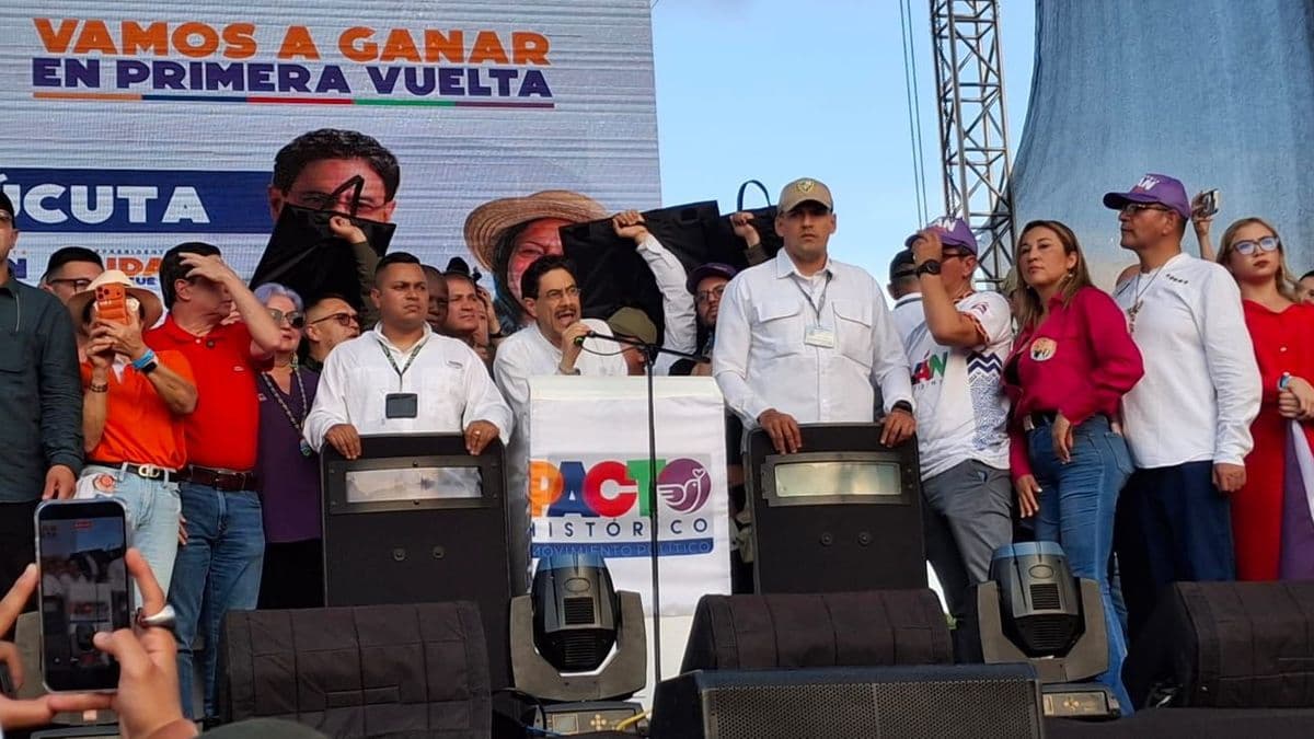 Iván Cepeda y Defensoría exigen que el ELN libere a policías y agentes del CTI secuestrados en Arauca