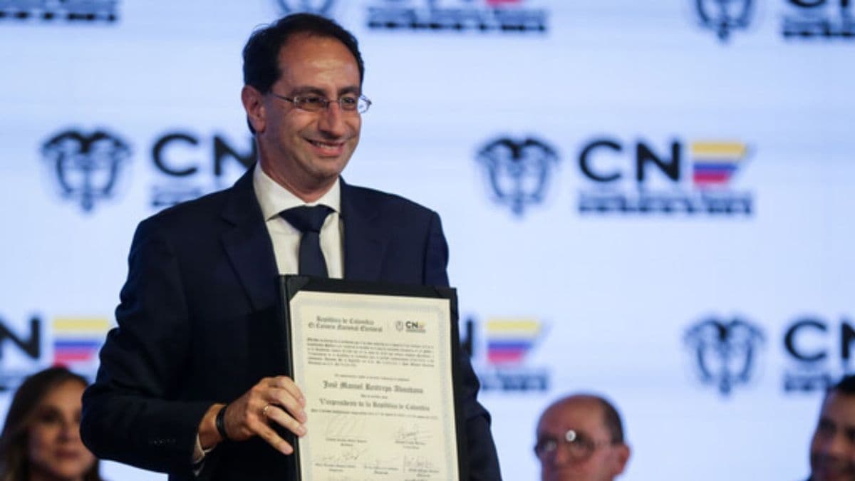 Restrepo pide frenar nombramientos diplomáticos antes de asumir: "no pueden ser premio de consolación"