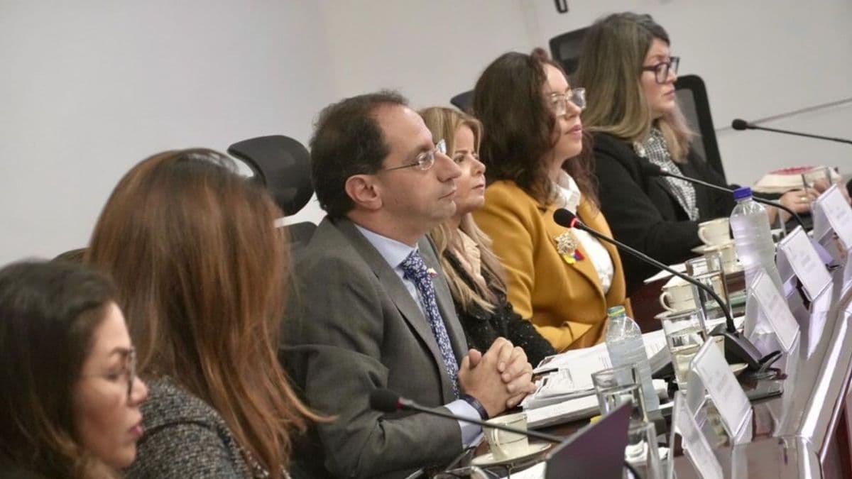 Primer encuentro de empalme deja tensión entre gobiernos Petro y De la Espriella