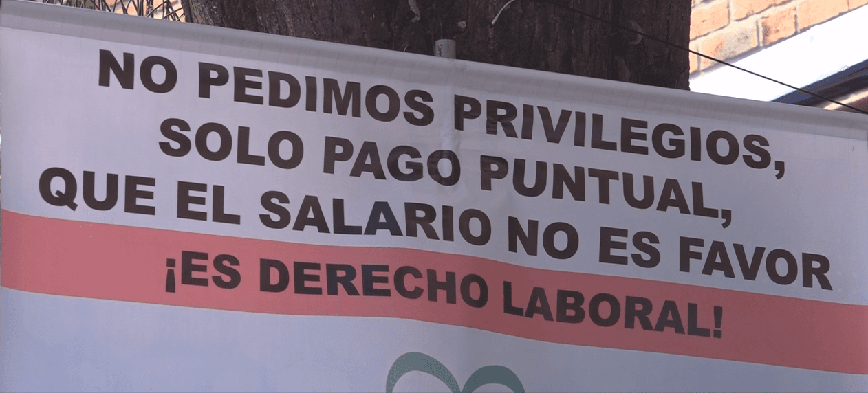 Alma Máter: trabajadores claman por salarios tres meses atrasados mientras crisis financiera colapsa servicios