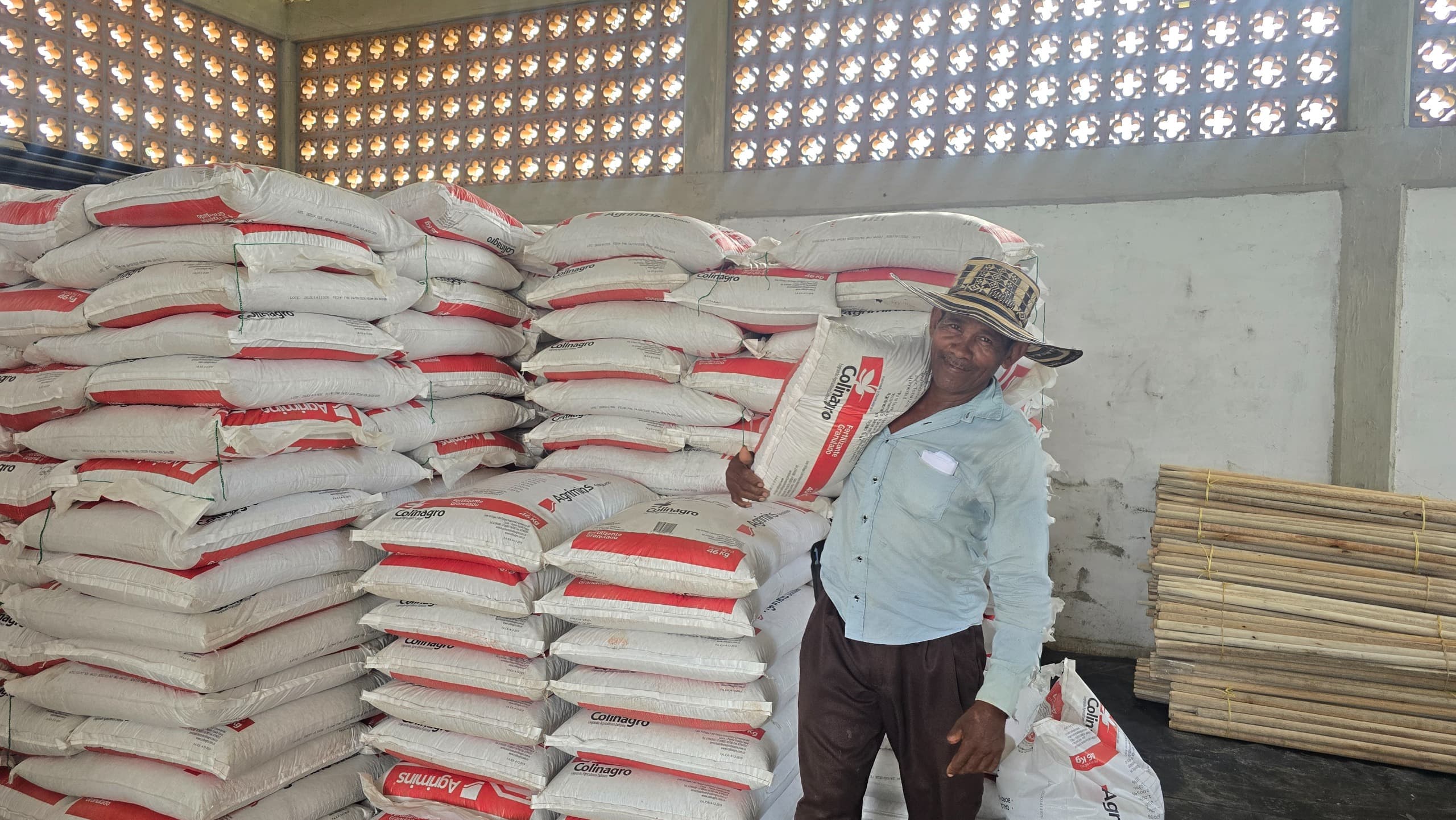 Gobernación entrega kits agrícolas a más de 2.700 plataneros en Urabá tras lluvias devastadoras