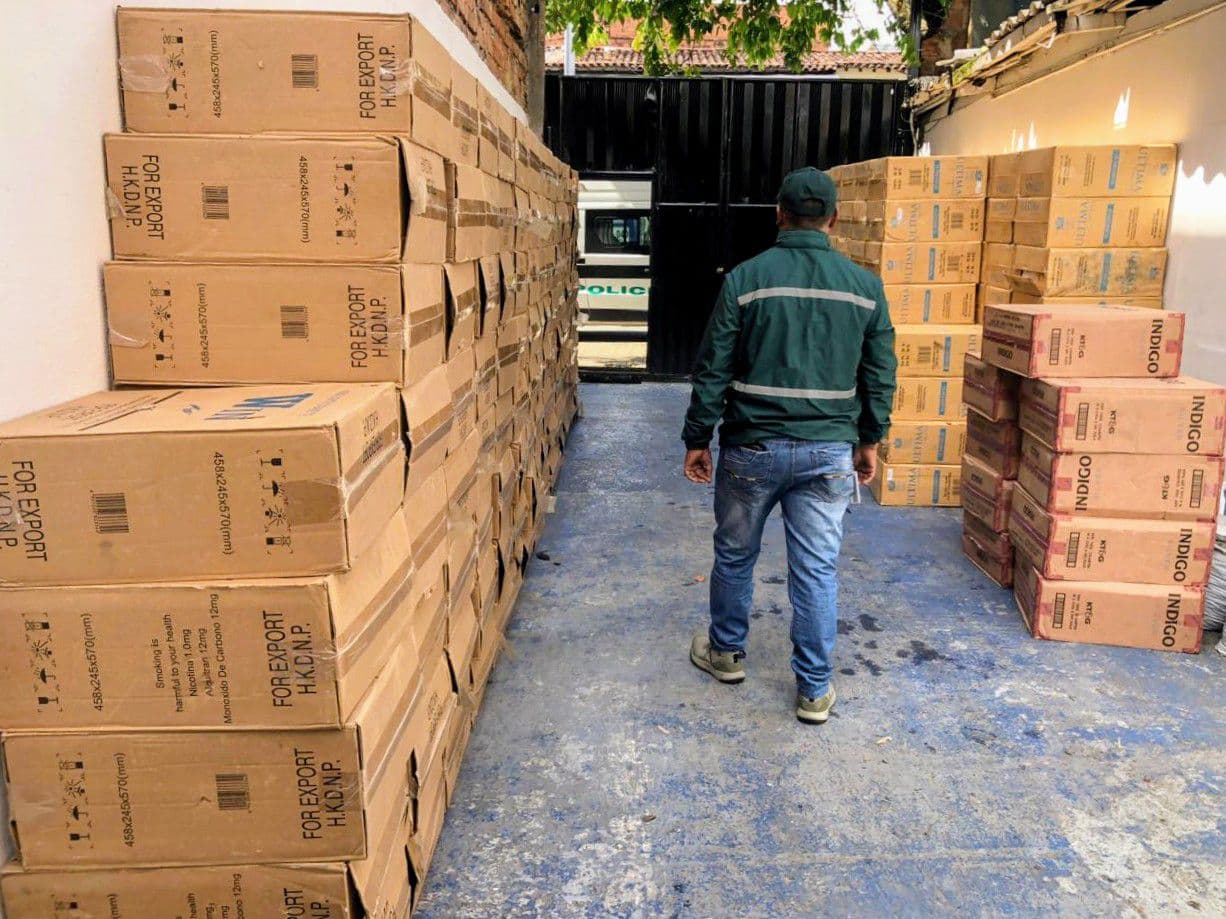 Autoridades incautan más de 330 mil cajetillas de cigarrillo de contrabando en Medellín