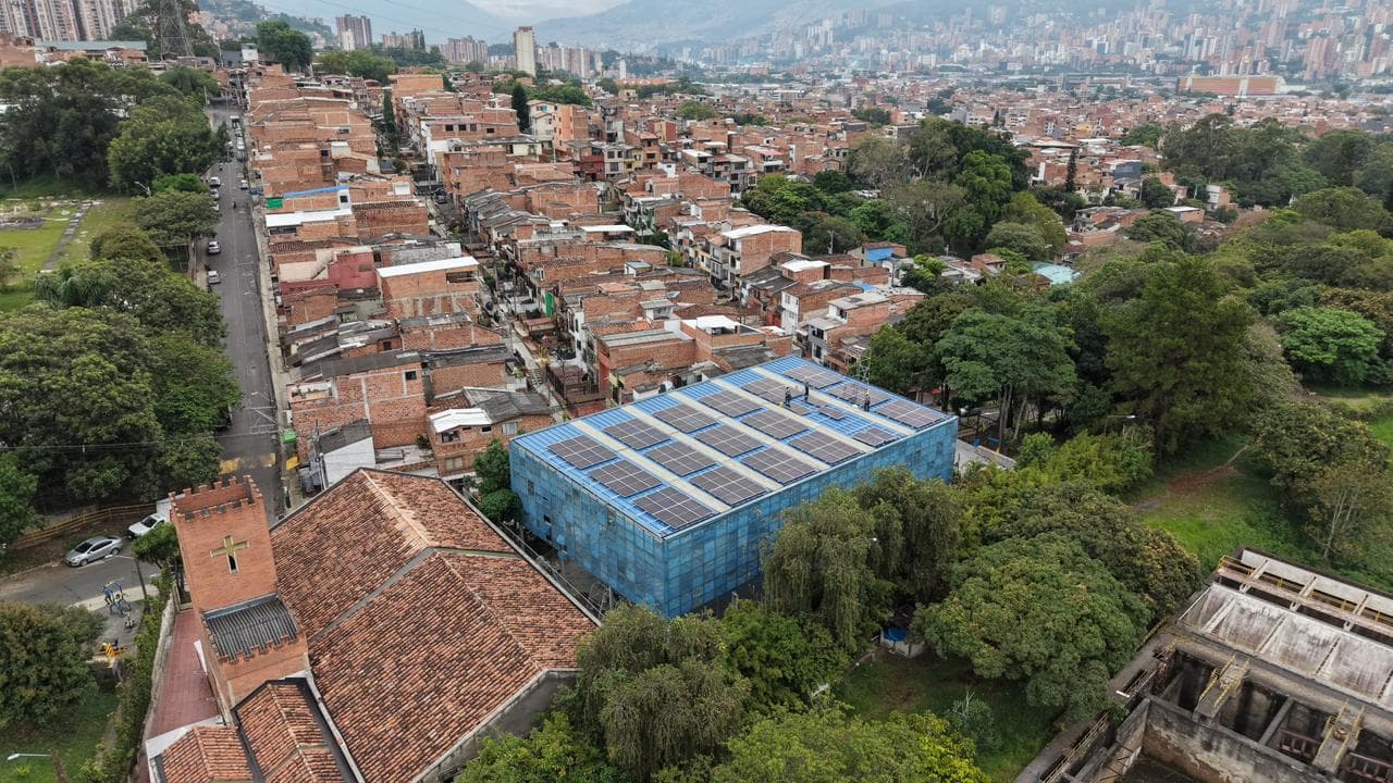 Itagüí instala mil paneles solares en escenarios deportivos para ahorrar energía