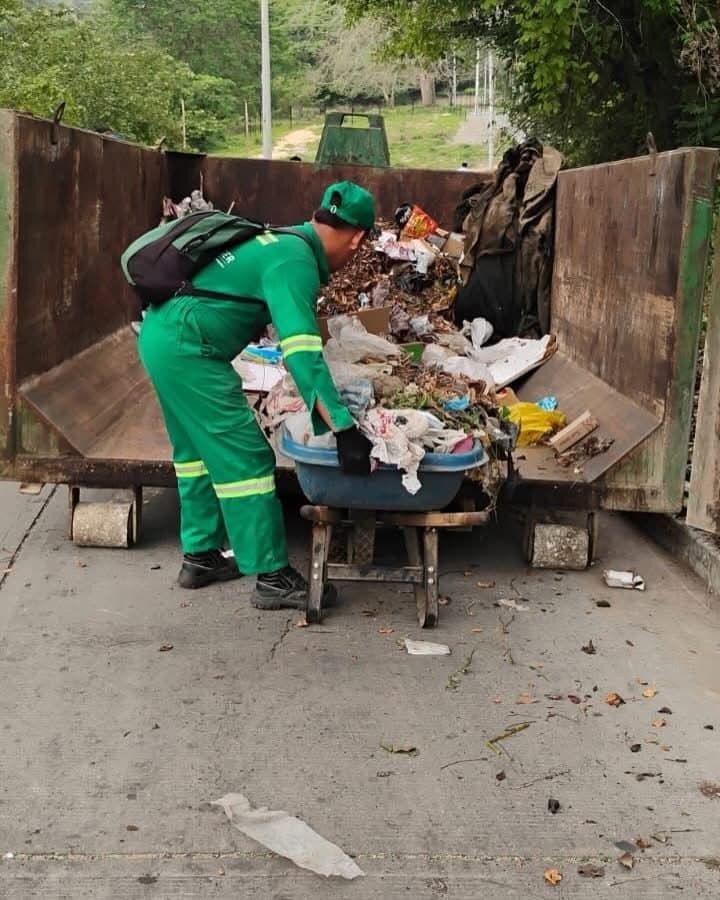 Bioger limpia barrios y lucha contra el dengue en Turbaco y Arjona