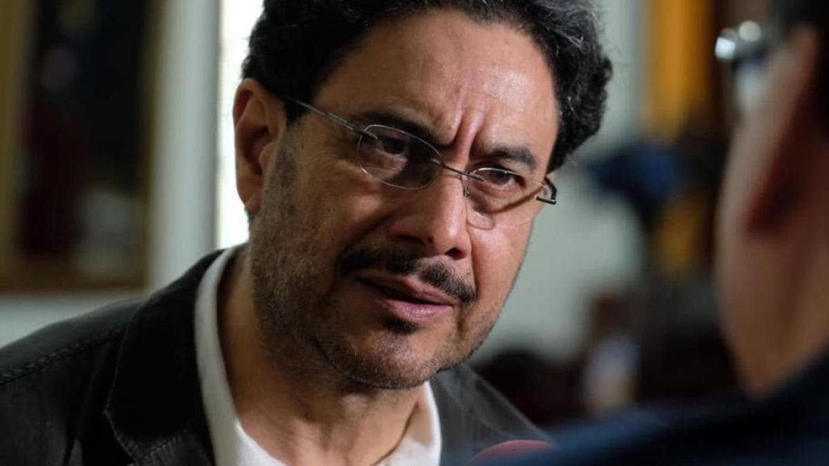 Cepeda defiende sus mensajes de apoyo a Santrich como parte de la defensa del acuerdo de paz