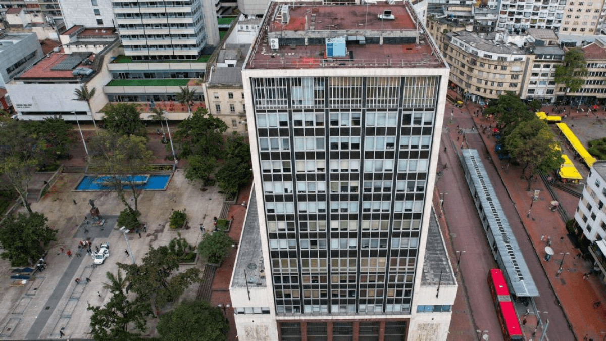 Cómo el Banco de la República controla tu crédito y los precios que pagas