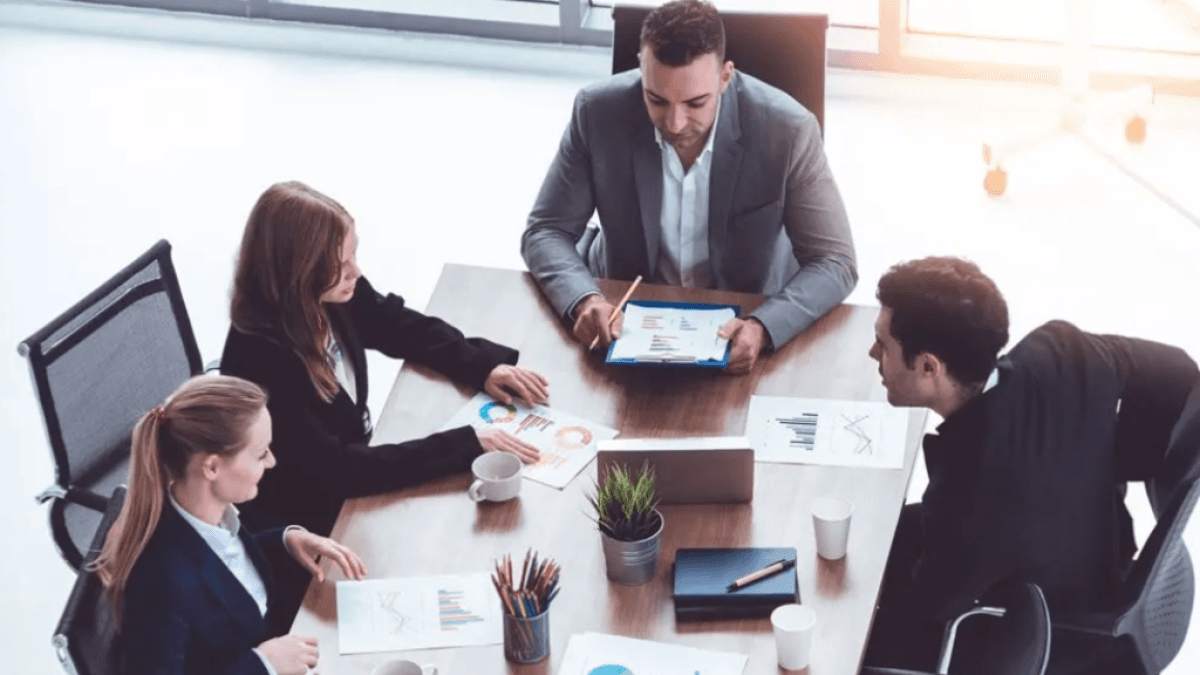 Cambios en la cúpula: Mercado Libre y Bitso refuerzan equipos mientras Corona se despide de su presidente