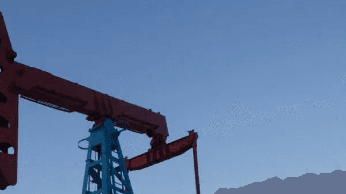 El petróleo se desploma 16% en primer día de tregua entre Estados Unidos e Irán