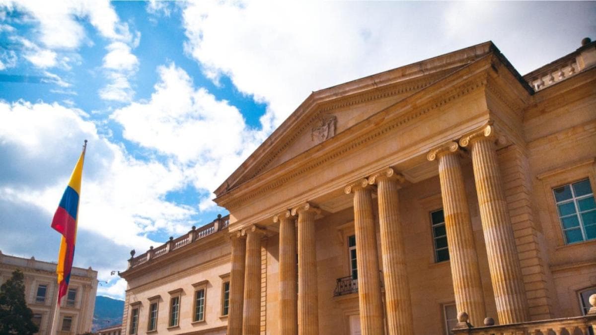 Empleados públicos tendrán aumento del 7% en 2026: qué significa en el bolsillo