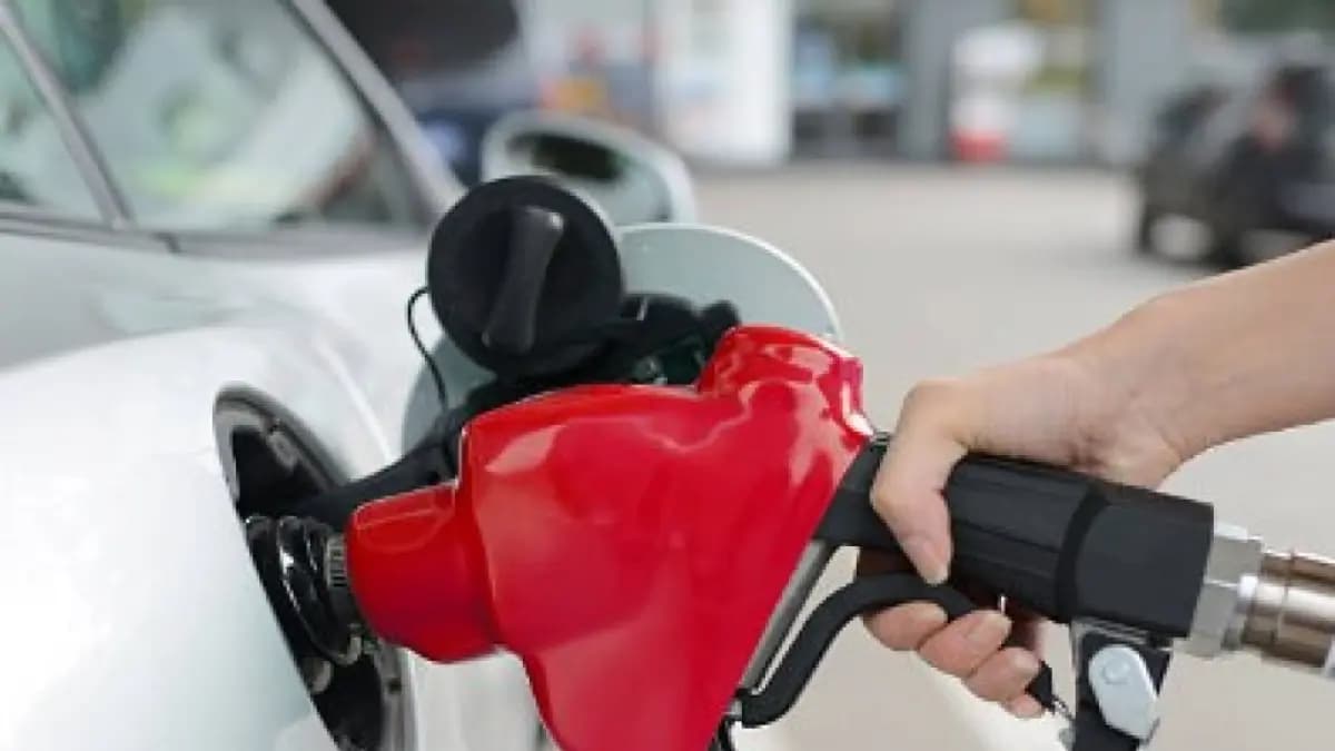 Gasolina bajará otros 500 pesos en marzo: es la segunda reducción del año en Colombia