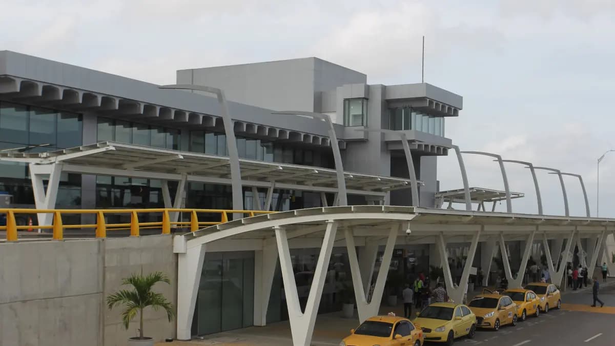Aeropuerto de Barranquilla retoma operaciones tras descartar amenaza explosiva