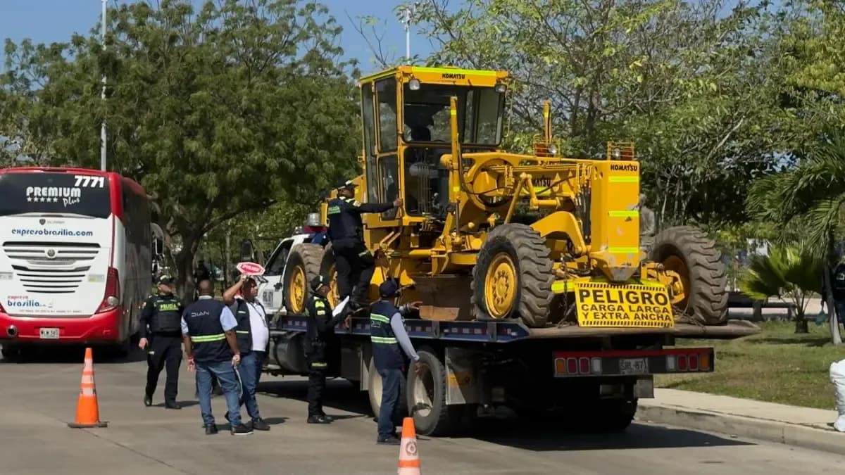 DIAN retira del mercado más de 11 mil millones en maquinaria y celulares de contrabando