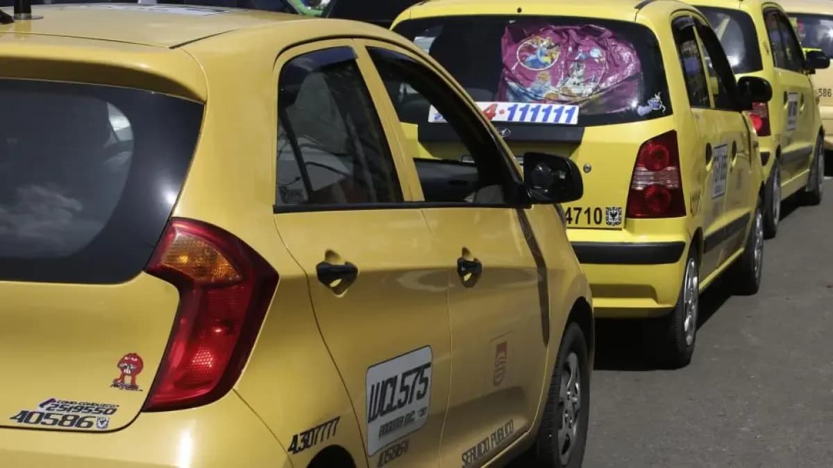 Desaparición de Diana Ospina reactiva debate sobre riesgos de taxis callejeros versus plataformas digitales en Bogotá