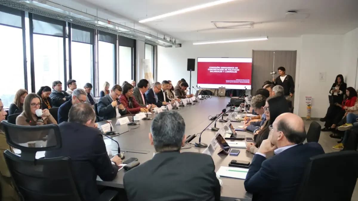 Gobierno mantiene aumento del 23% en salario mínimo: hay consenso entre empresarios y sindicatos