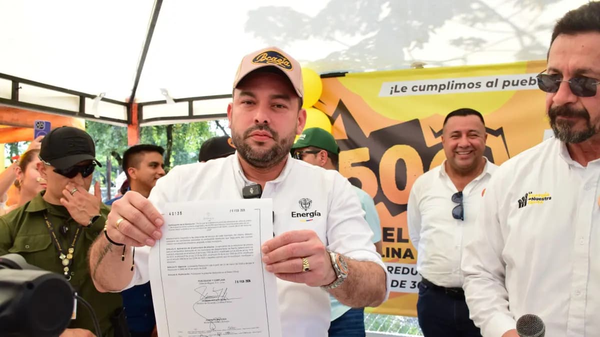 Gasolina baja otros $500 el galón: el Gobierno acumula $1.000 de rebaja en un mes
