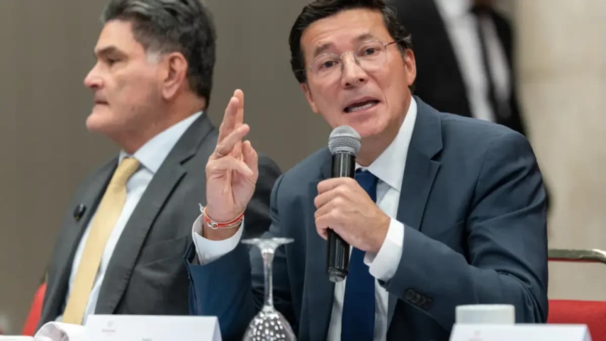 Penagos promete copias de actas electorales al presidente Petro tras apertura de urnas