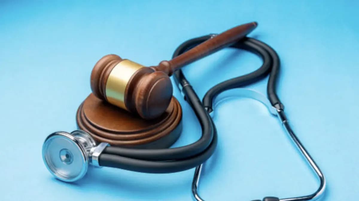 Tribunal frena reorganización de salud: suspende decreto que trasladaría 6 millones de afiliados