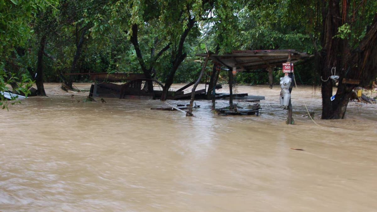 Gobierno crea impuesto temporal a empresas para recaudar 8 billones por emergencia invernal