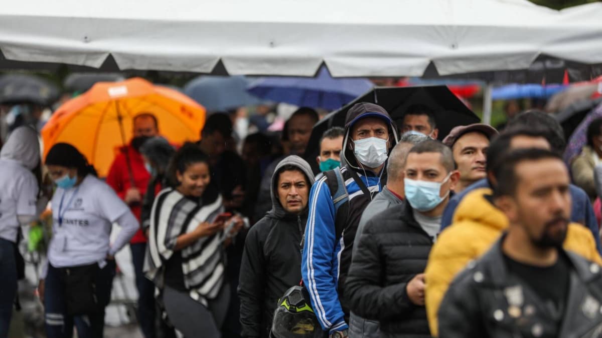 Bogotá enfrenta elecciones con más de un tercio de puestos de votación en riesgo y violencia extrema