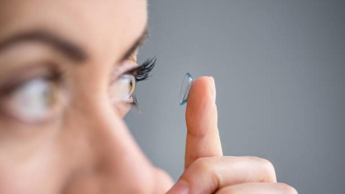 Crean lente de contacto que detecta glaucoma y suministra medicinas automáticamente
