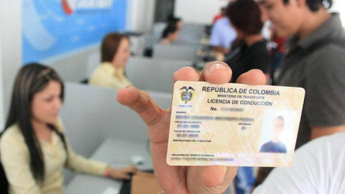 Colombia endurece el examen de conducción en 2026: dos pruebas prácticas y evaluadores independientes