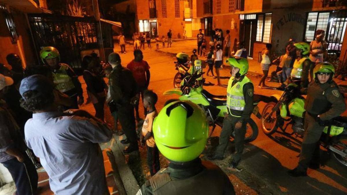 Hombre apuñalado y luego atropellado por ambulancia en Cali: investigan "guerra del centavo"