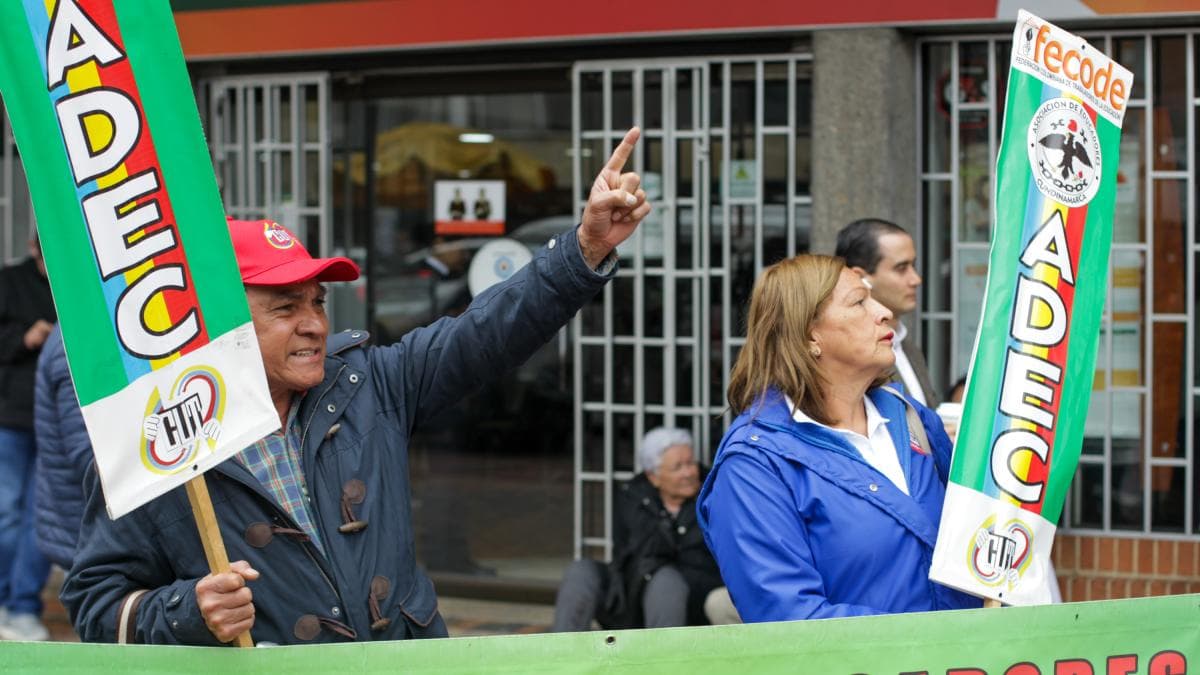 Dos años de crisis: maestros denuncian colapso en su sistema de salud