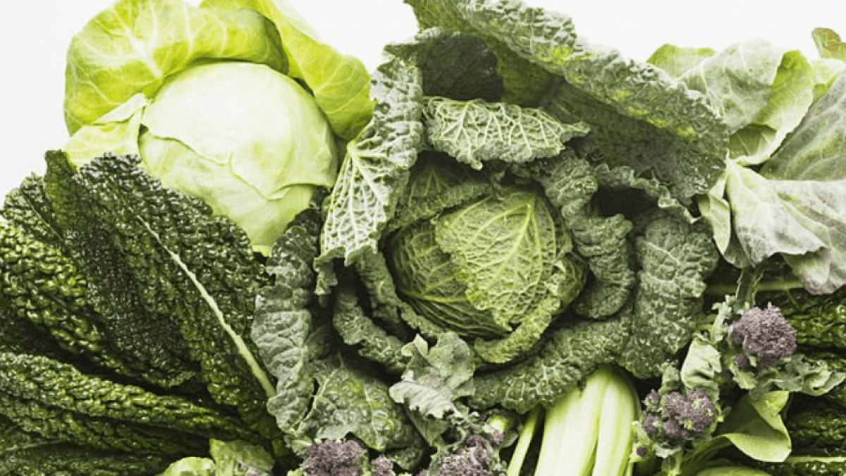 Verduras de hoja verde: aliadas naturales contra la presión arterial alta