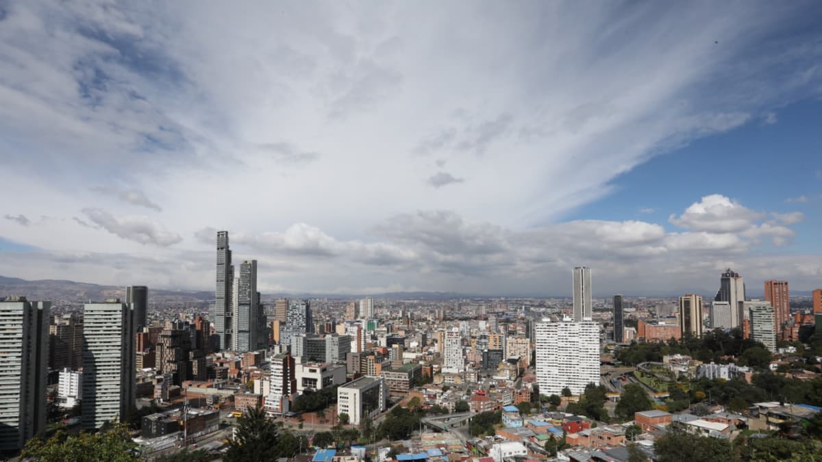 Vivir en Bogotá en 2026: cuánto dinero necesita cada mes una familia o una persona sola