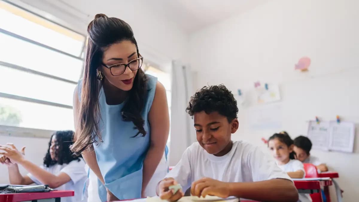 Más de 34 mil docentes se juegan el ascenso este domingo: todo lo que necesitas saber
