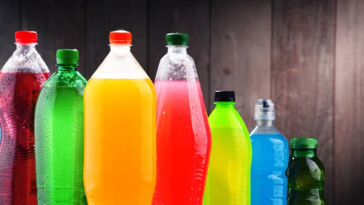Beber refrescos en la infancia aumenta el riesgo de hipertensión en adultos