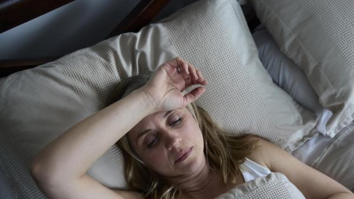 Descansar demasiado también enferma: por qué el reposo prolongado sin motivo médico es contraproducente