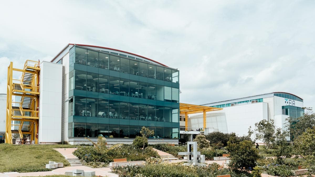 Universidad EIA sorprende y se lleva el primer lugar en pruebas Saber Pro 2025