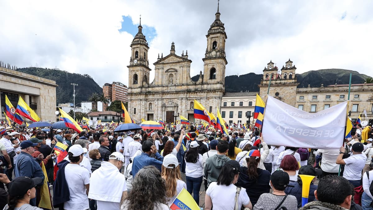 Marchas nacionales este jueves por el salario mínimo: conozca los puntos de concentración y cierres viales