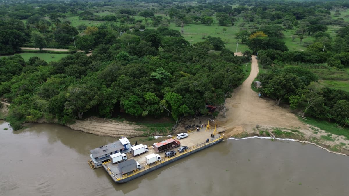 Ferry de Salamina paralizado: operadores acusan persecución mientras crisis humanitaria golpea a Magdalena y Atlántico