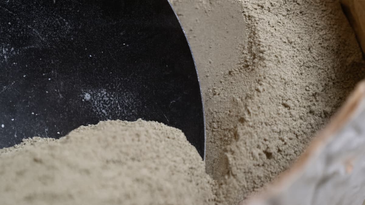 Joven argentino crea cemento magnético que podría revolucionar la construcción sin taladros