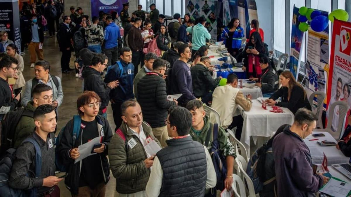 El mercado laboral colombiano abre 24.000 puertas: qué empleos buscan las empresas ahora