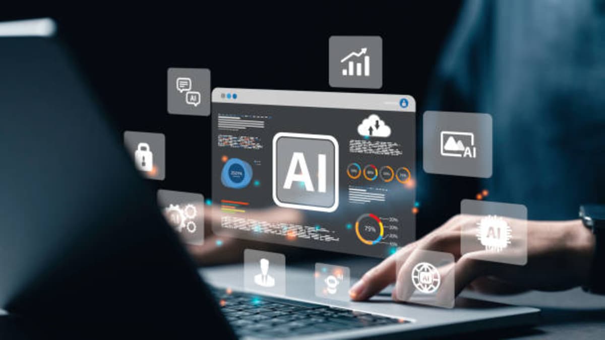 Periodismo en la era digital: expertos debaten IA, plataformas y cómo frenar la desinformación electoral