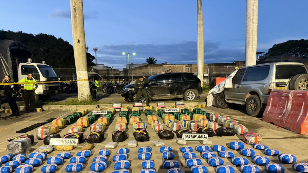 Persecución de película en Palmira: capturan a narcotraficante con 626 kilos de droga en su camioneta