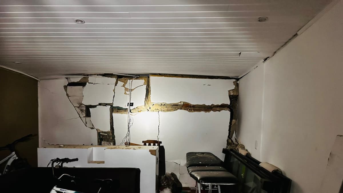 Explosión causa colapso en el norte de Bogotá y moviliza equipos especializados de bomberos