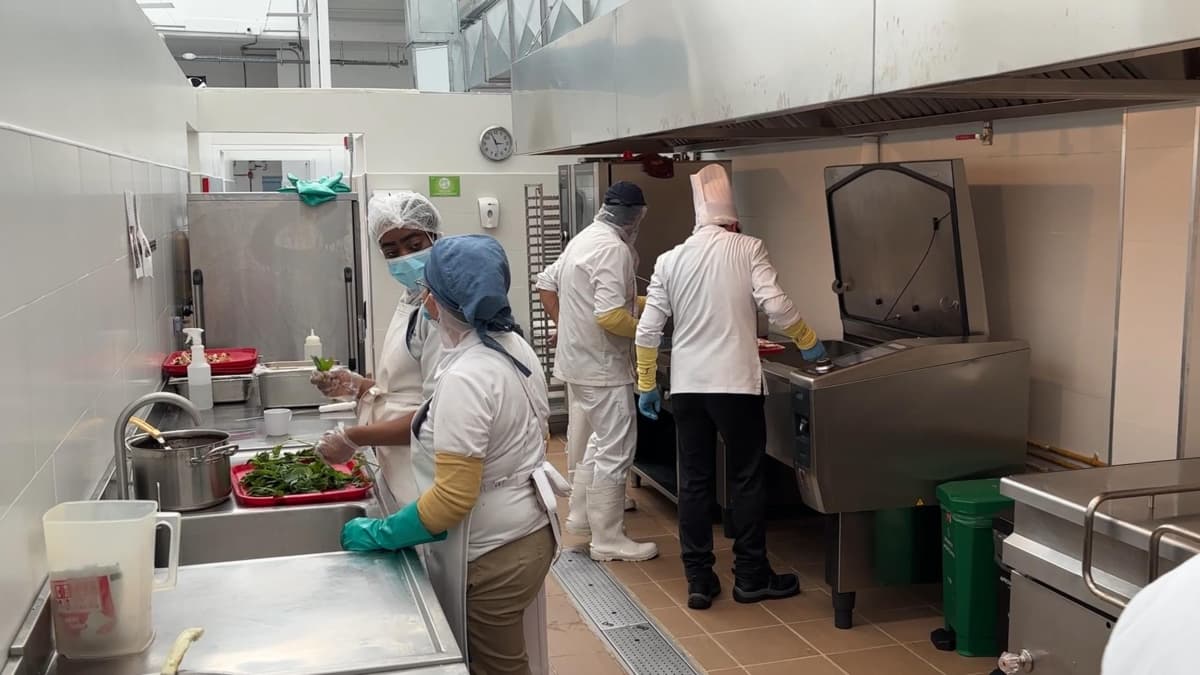 Sodexo invierte 1.300 millones en nuevo centro de comidas en Bogotá: qué significa para los empleados y el sector