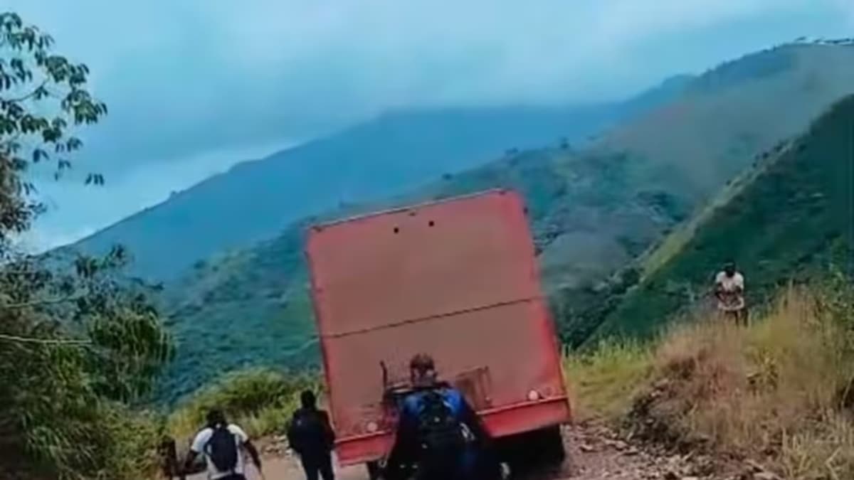 Guardia indígena y Fuerza Pública frenan hurtos en la Panamericana: dos heridos en Mondomo